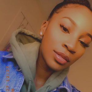 Meet your Posher, Alika